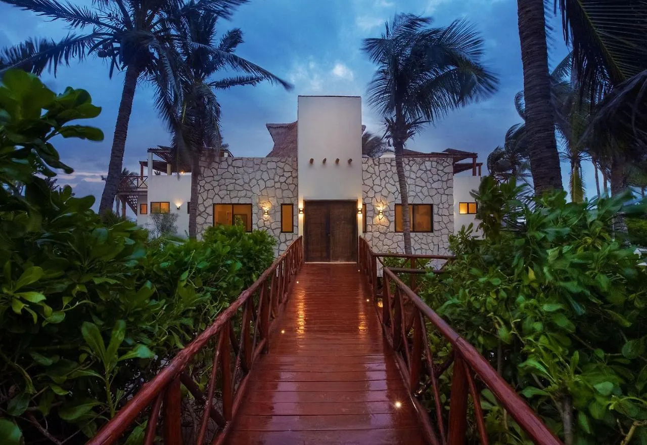 Beachfront Villa Playaaekun Tulum 0*,  Mexico